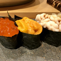 すし屋のさい藤 札幌本店 - いくら、雲丹、白子