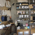 ツバメコーヒー - ショップスペース