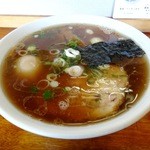 支那そばや - 醤油ラーメン（味玉子付）