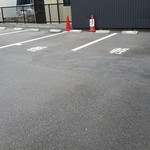 海老寿 DELUX - 向かいの駐車場