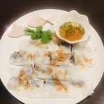 Steamed spring rolls (4 pieces)
