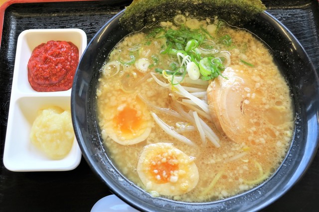 たま に ラーメン ん