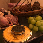 レストラン ナンペイダイ - 尾崎牛、国産茸、ポルチーニ、トリュフ、鶉、キャビア等々。
      