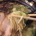 元祖中州屋台ラーメン 一番一竜 - 麺リフト〜