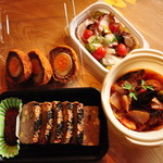 けろけろキッチン - スコッチエッグ 2個350円、タコのマリネ 390円、ミートローフ 680円、魚介のトマト煮漁師風