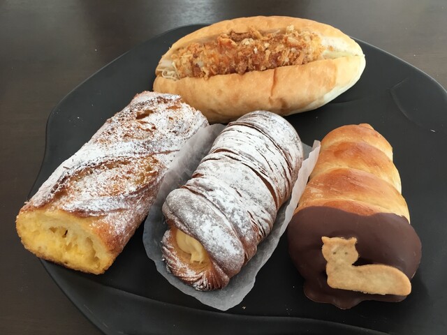 by piropedia : パン家のどん助 (パンヤノドンスケ)- 東新宿