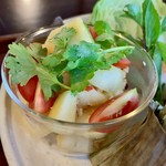 Kosanno Uchi - 月替りプレート(\1,100)　ピリ辛アジアンりんごサラダ（ボック・プラエポーン）
