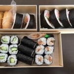 Kanda Shinoda Sushi - いなり太巻 470円+税  太巻1/2 530円+税  のり巻三色 770円+税