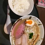 中華そば 石黒 - 極にぼ 大盛 小ライス
                                クーポンでレアチャーシュー1枚追加