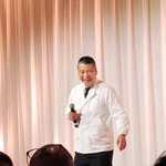 富小路 やま岸 - スピーチする富小路やま岸の山岸さん