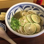 ふる里うどん  - ヘベスうどん。ウソではなくて柑橘のヘベス（ものすごく期間限定）