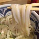 ふる里うどん  - これは冬用の麺の状態  ここから季節がかわる