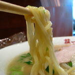 Gansofujikkoramen - 麺はストレートでツルッとした食感