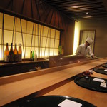 天や - 店内、雰囲気の良いカウンターと、ご主人