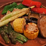 fatto - 焼き野菜盛り合わせ。
どれも新鮮で甘味があって食べ応えがあります。
