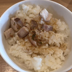 日の出製麺 - 『特製 追い飯』100円