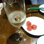 湯島エスターテ 自然派ワインが中心のイタリアン - 