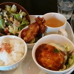 カフェクローバー - ランチ「チーズハンバーグ」