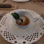 クーヴェール - コンソメのジュレー　温泉卵、ホタテ燻製