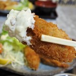 お食事処 淀ヤ - 牡蠣フライ大きいよ〜♪