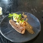 ラ・ボンヌターブル - メイン：本日の鮮魚、ローズマリーとアンディーブのソース、栗ご飯（本日の鮮魚は寒鰆。たしか三重県産）