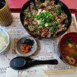 レストランろまんてい - 牛とろ丼