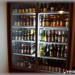 ビアカフェ クリーク - ビール冷蔵庫