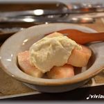 ビアカフェ クリーク - 白桃のカマンベールチーズソース