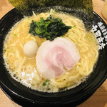 横浜家系ラーメン 丸岡商店 - 醤油ラーメン