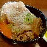 手打ちらーめんはやぶさ - 【2018.10.15(月)】セットの半チャーシュー丼