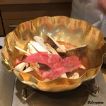 らん亭～ 美日庵 - 先ずは牛肉と松茸のすき焼