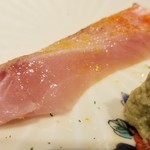 馳走 啐啄一十  - ⑬炙り金目鯛(12日熟成)
      熟成により旨みを引き出し、仕上げに身がギラギラと妖艶に輝き、脂のりが凄まじい
      濃厚ですがしつこく無く口腔に拡がる芳ばしさ、上品かつ濃い旨み、儚く消えるあと味、素晴らしいです