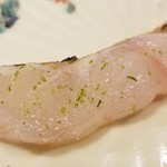 馳走 啐啄一十  - ⑮赤鯥(ノドグロ)(5日寝かせ)
      炙りで脂を活性化してあり、お造りの最後を飾るのに相応しい濃厚な旨みと甘み、口腔無いに余韻を残します。