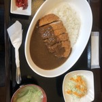 御食事&喫茶 喰亭 - カツカレー(ご飯半分)