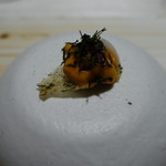 レミニセンス - 雲丹：北海道の雲丹、葛粉のチップス、海苔、ユリ根