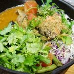 キャンプエクスプレス - 香味野菜とチキンのスパイスカレー990円