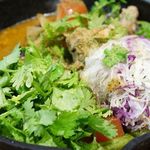 キャンプエクスプレス - 香味野菜とチキンのスパイスカレー990円