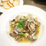 5. Steamed clams in white wine