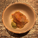 丸新 - 唐墨を削り掛けた甘海老