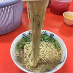 元祖長浜屋 - 麺リフト。