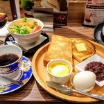 カフェ ド ペラゴロ 葛西店 - 無料のモーニングに小倉とミニサラダを足した状態