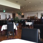 英一番館 - 店内（座席よりブッフェ台 方向