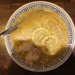 ねいろ屋 - 瀬戸内レモンラーメン(900円、真上から)