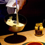 ROTISSERIE★BLUE - 黒毛和牛のハンバーグにこちらのソースをつけて