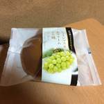 黒蜜庵 - 料理写真:シャインマスカットクリームどら焼き