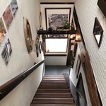 とんぼ玉&Cafe 小さな探究室 - 上から下を望む。