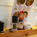 Ramen Shodai Okawari - 卓上調味料