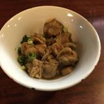 刺身居酒屋 なか善 - お通しのベビーホタテ甘辛煮