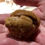 菊鮨 - 赤雲丹（唐津）・・シーズン最後だそうですけれど、赤雲丹は美味しい。