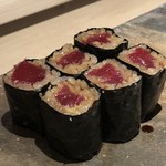 菊鮨 - 追加で「鉄火巻」・・赤身で巻いて頂きましたが、美味しいですね。